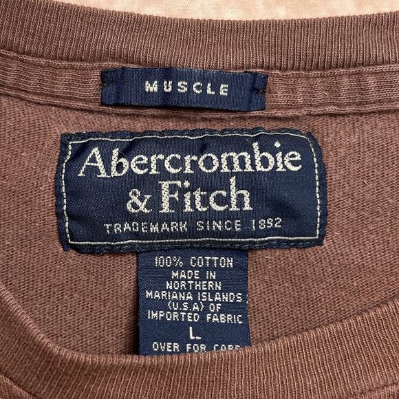 Abercrombie & Fitch Brown Patchwork Embroidered Stitched Short Sleeve T-Shirt - Picture 4 of 10